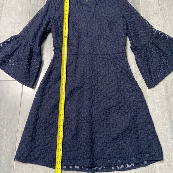Banana Republic Floral Pinwheel Embroidered Lace Bell Sleeve Dress Navy Size 6 - Picture 7 of 13